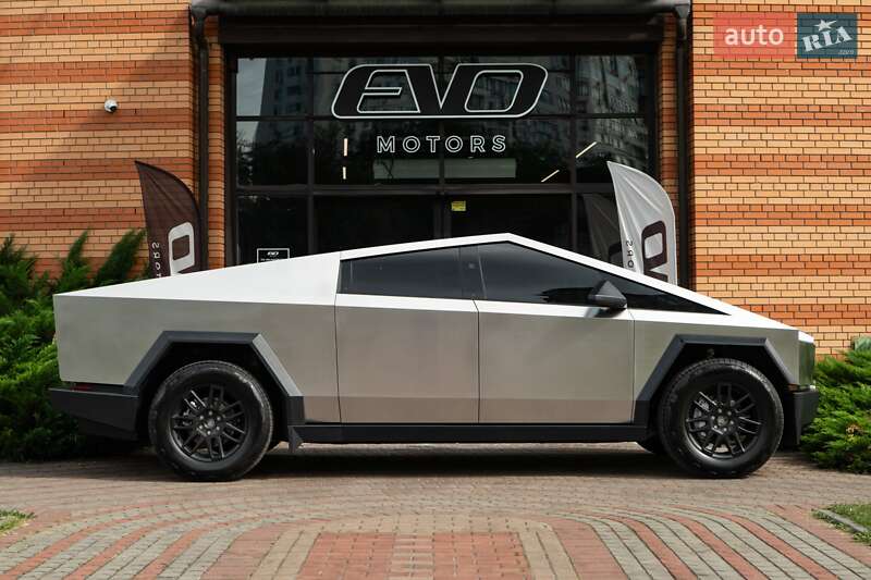 Пикап Tesla Cybertruck 2025 в Киеве