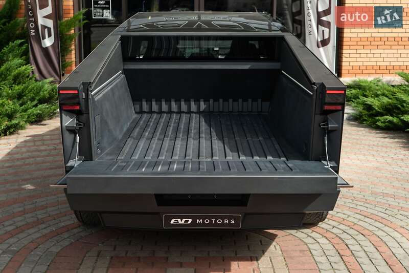 Пикап Tesla Cybertruck 2025 в Киеве