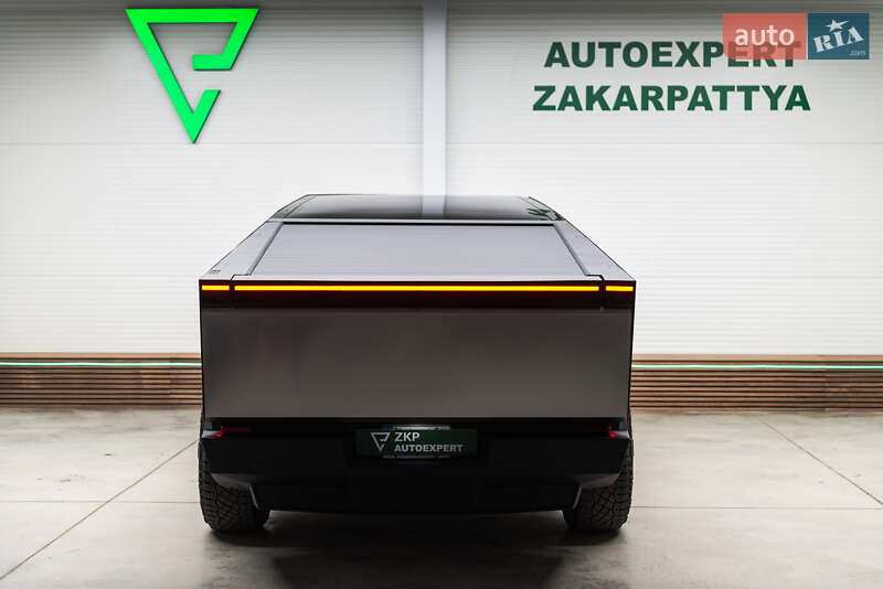 Пикап Tesla Cybertruck 2024 в Мукачево