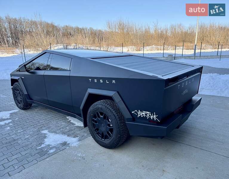 Пикап Tesla Cybertruck 2024 в Дубно