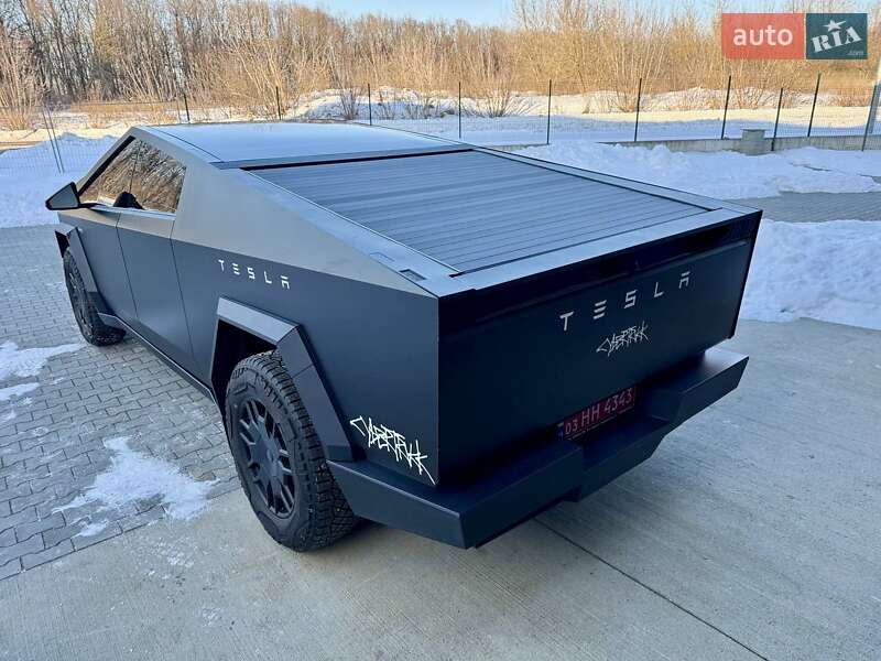 Пикап Tesla Cybertruck 2024 в Дубно
