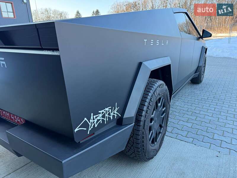 Пикап Tesla Cybertruck 2024 в Дубно