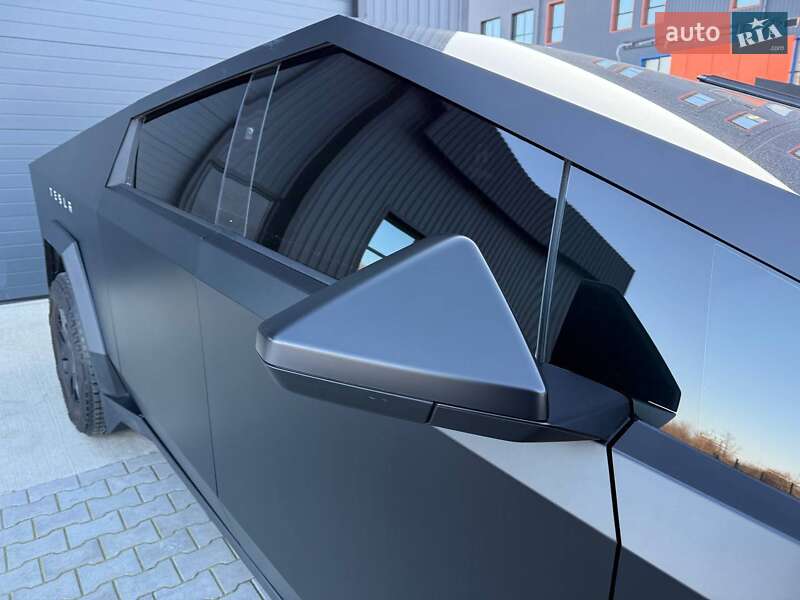 Пикап Tesla Cybertruck 2024 в Дубно