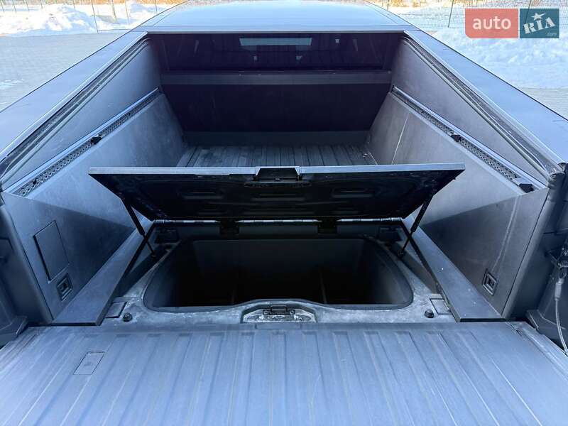 Пикап Tesla Cybertruck 2024 в Дубно