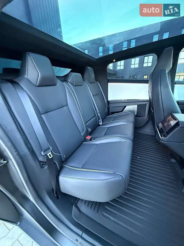 Пикап Tesla Cybertruck 2024 в Дубно