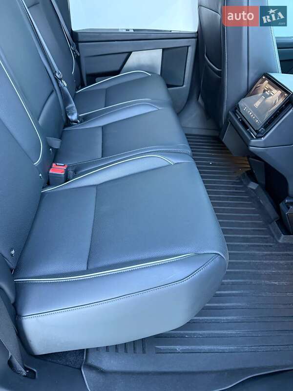 Пикап Tesla Cybertruck 2024 в Дубно