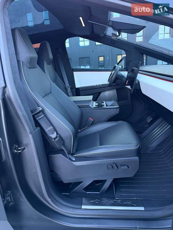 Пикап Tesla Cybertruck 2024 в Дубно