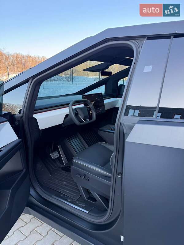 Пикап Tesla Cybertruck 2024 в Дубно
