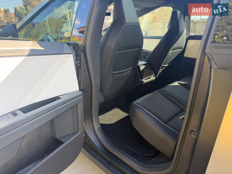 Пикап Tesla Cybertruck 2024 в Днепре