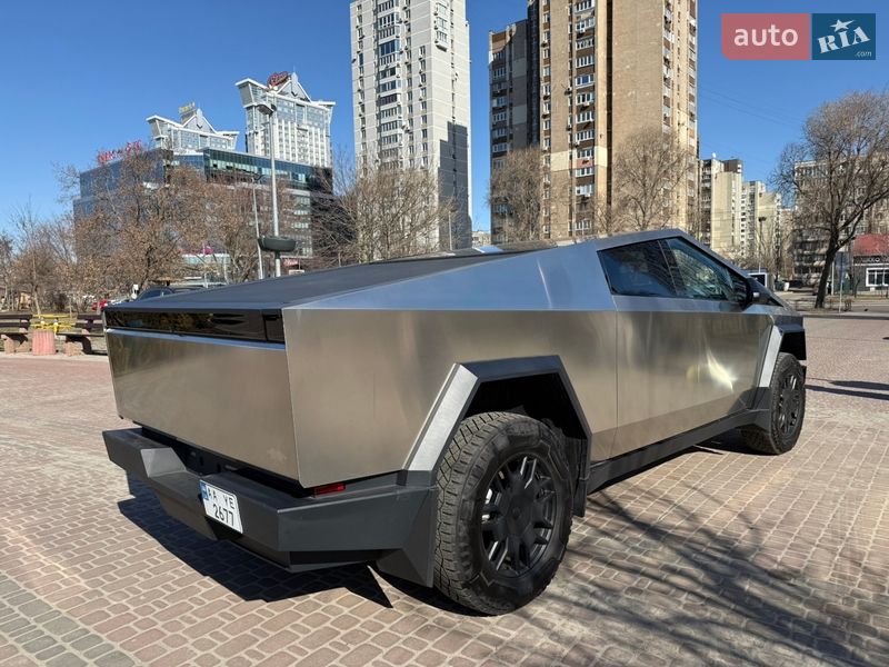 Пикап Tesla Cybertruck 2024 в Киеве