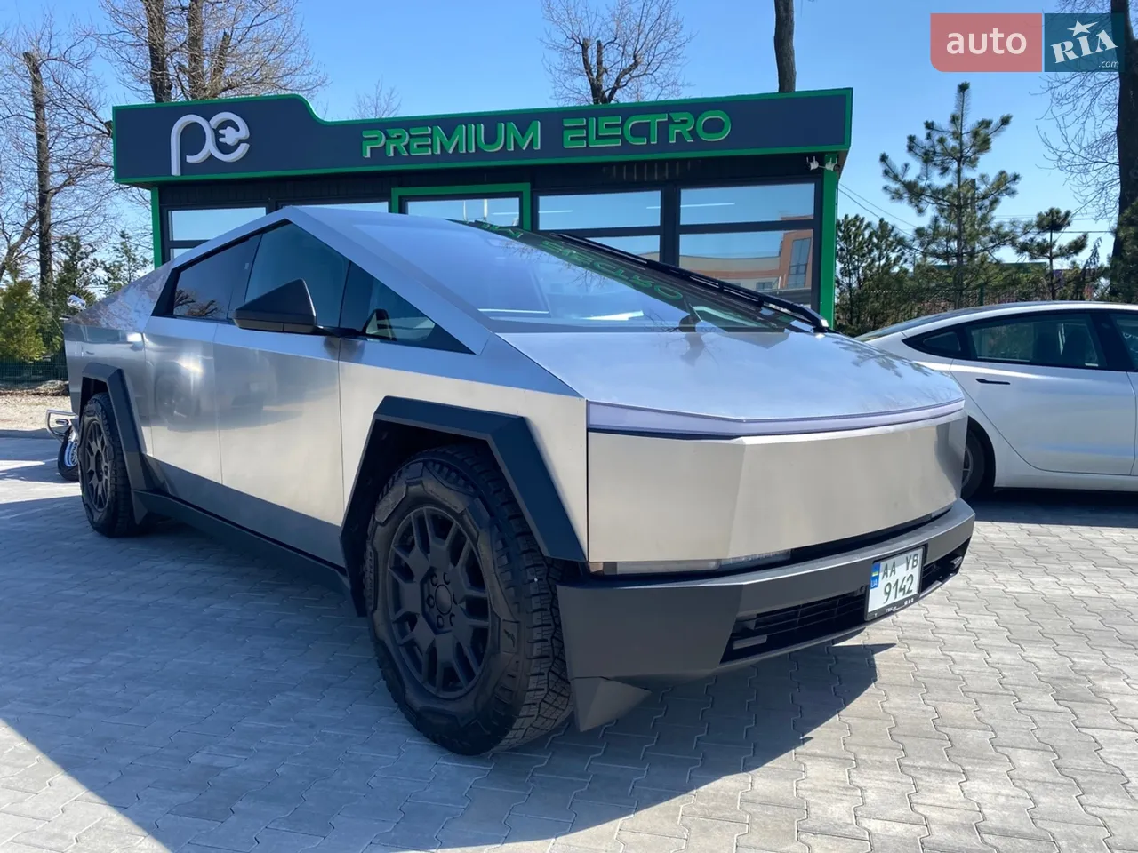 2025 Tesla Model Y - мініатюра 35
