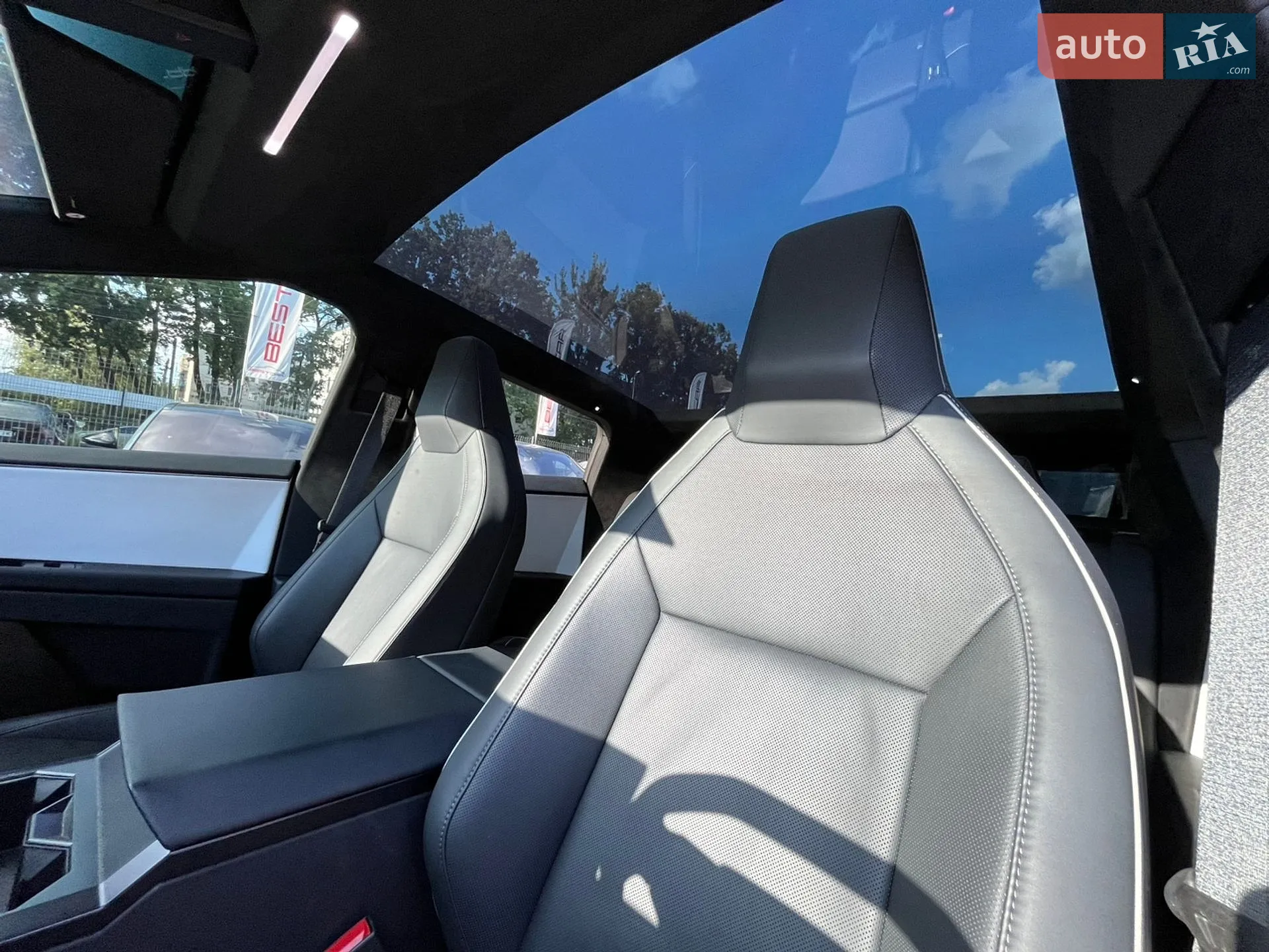 2024 Tesla Cybertruck - мініатюра 23