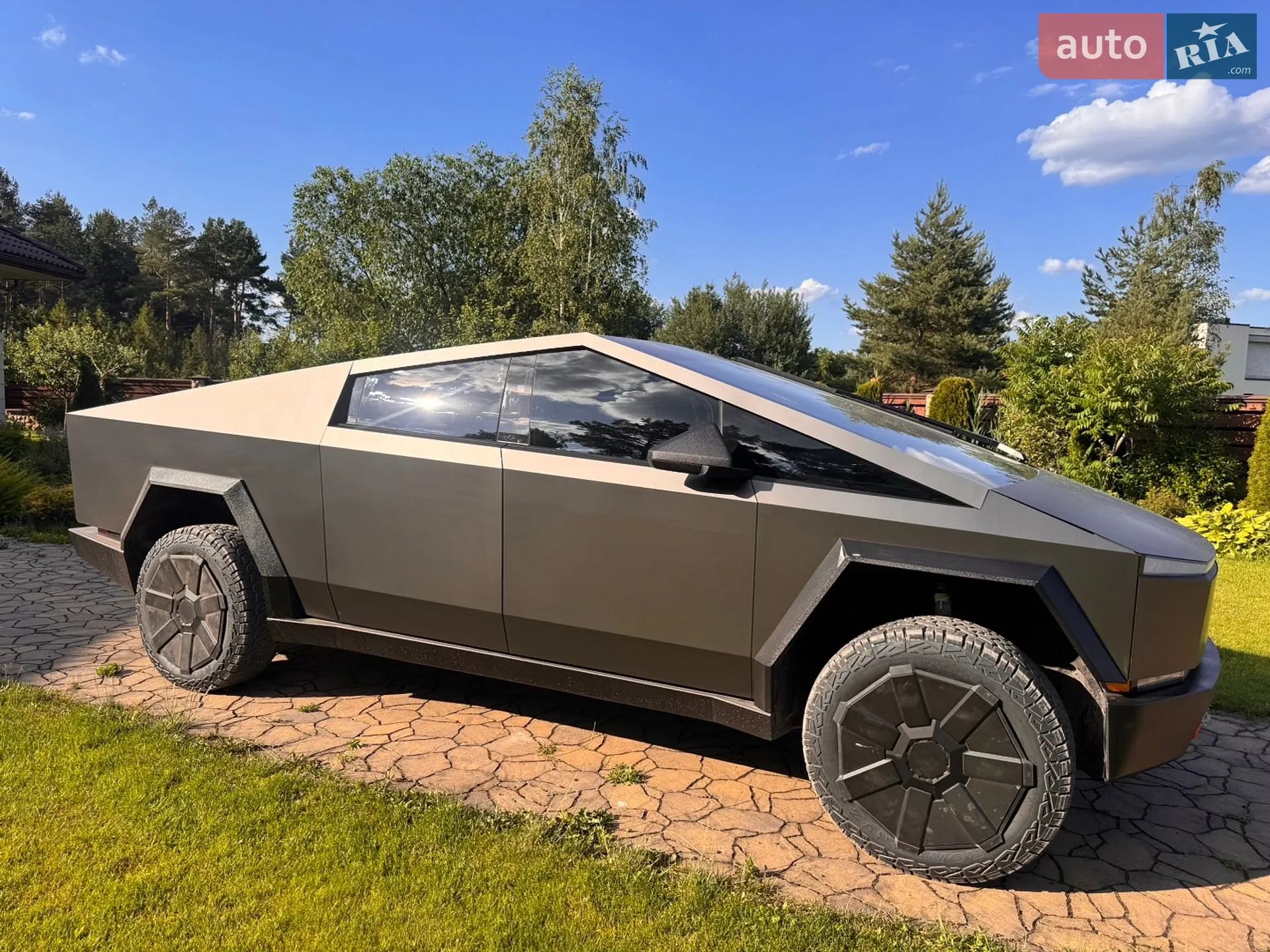 2024 Tesla Cybertruck - мініатюра 9