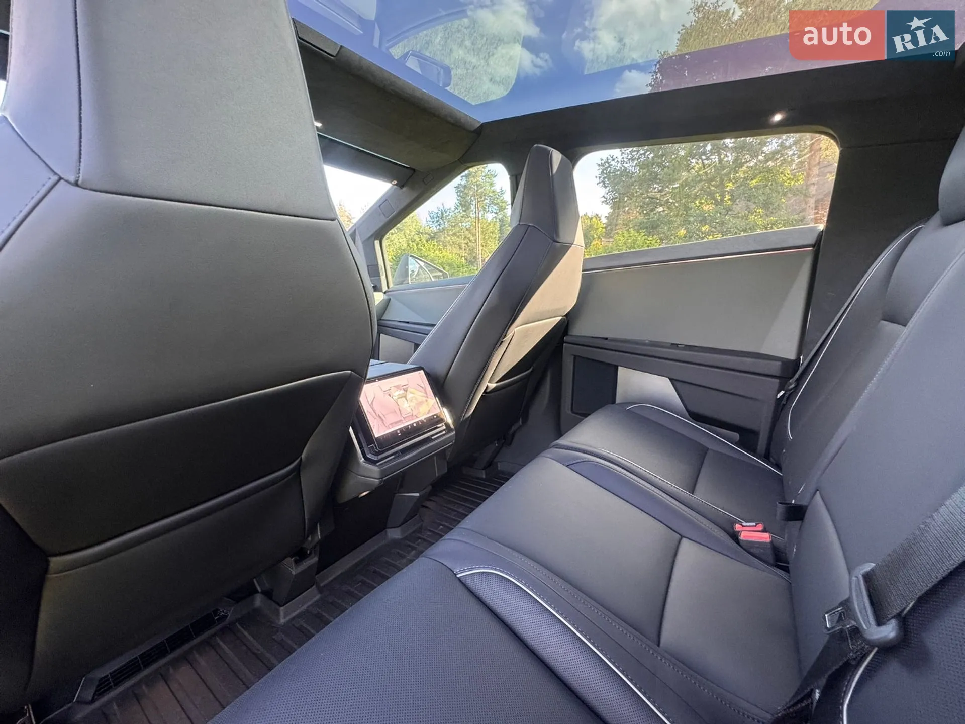 2024 Tesla Cybertruck - мініатюра 21