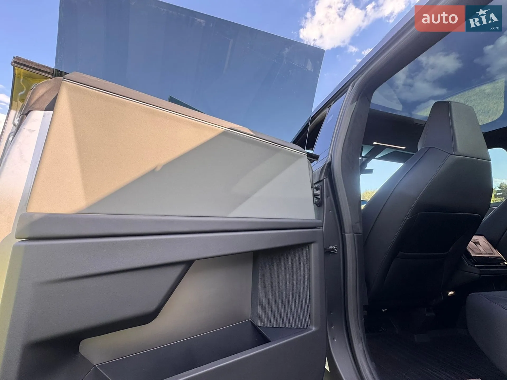 2024 Tesla Cybertruck - мініатюра 23