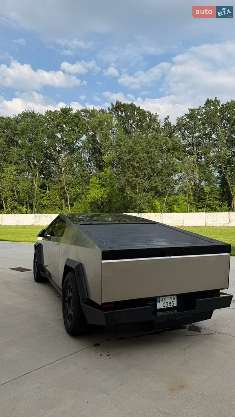 2025 Tesla Cybertruck - мініатюра 3