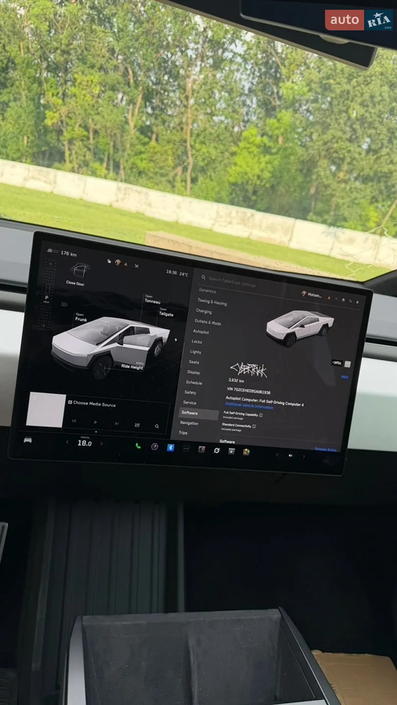 2025 Tesla Cybertruck - мініатюра 12