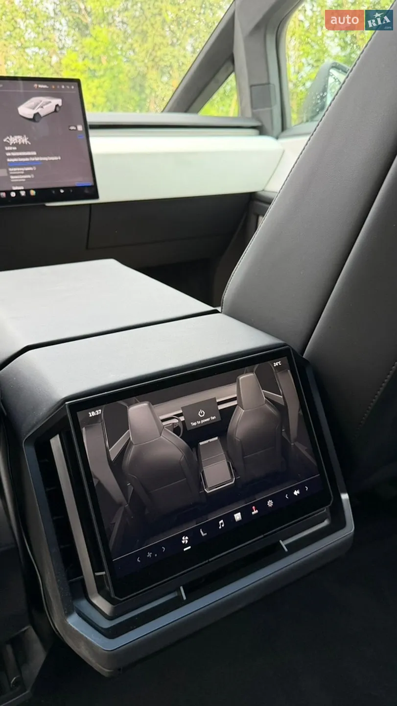 2025 Tesla Cybertruck - мініатюра 16
