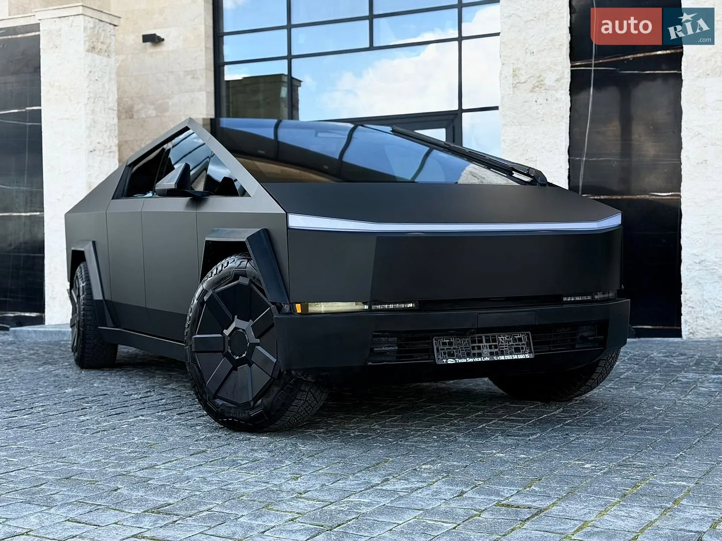2024 Tesla Cybertruck - фото 1