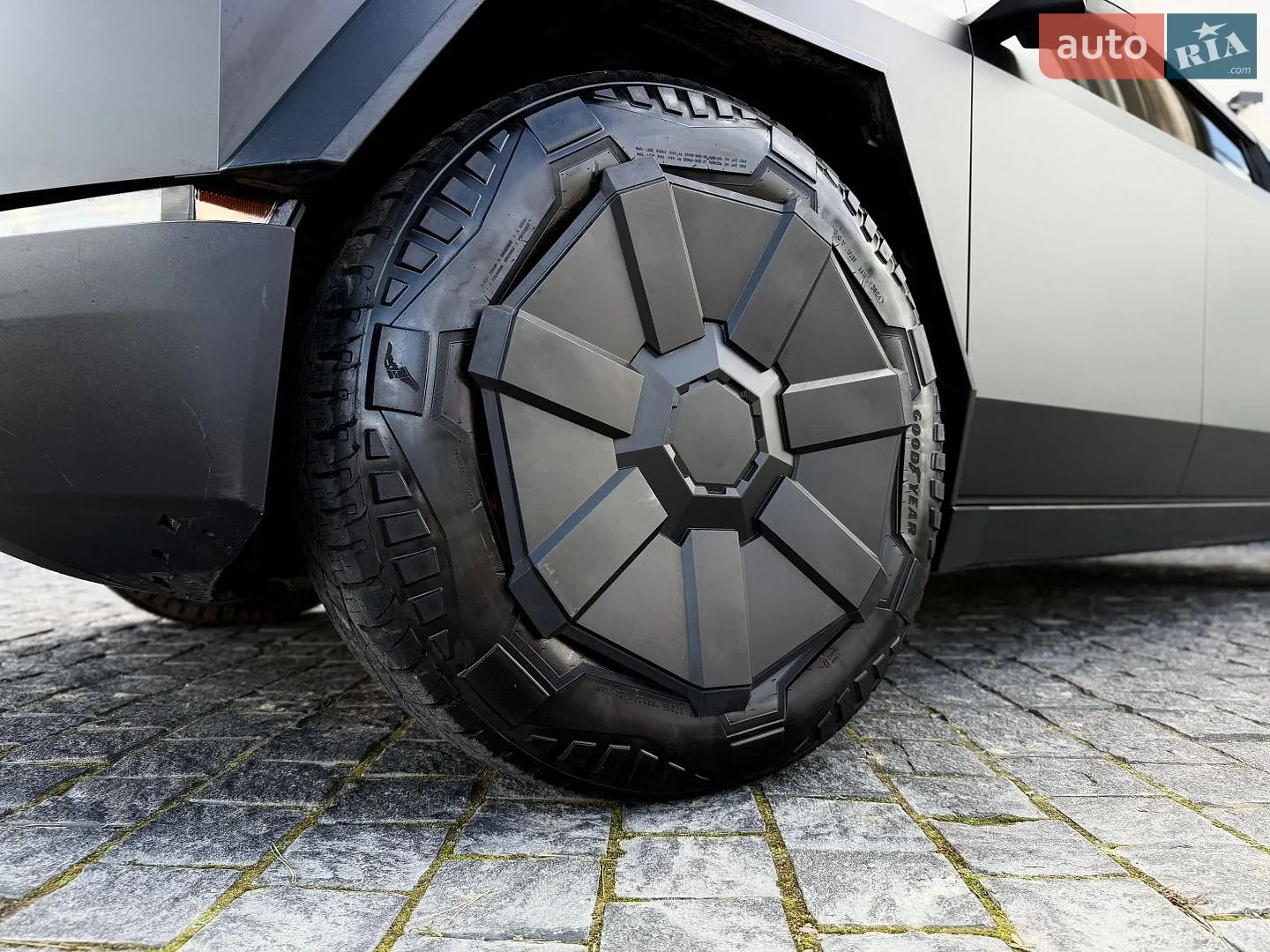 2024 Tesla Cybertruck - мініатюра 6
