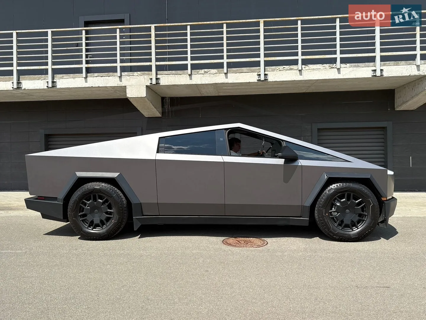 2024 Tesla Cybertruck - мініатюра 5