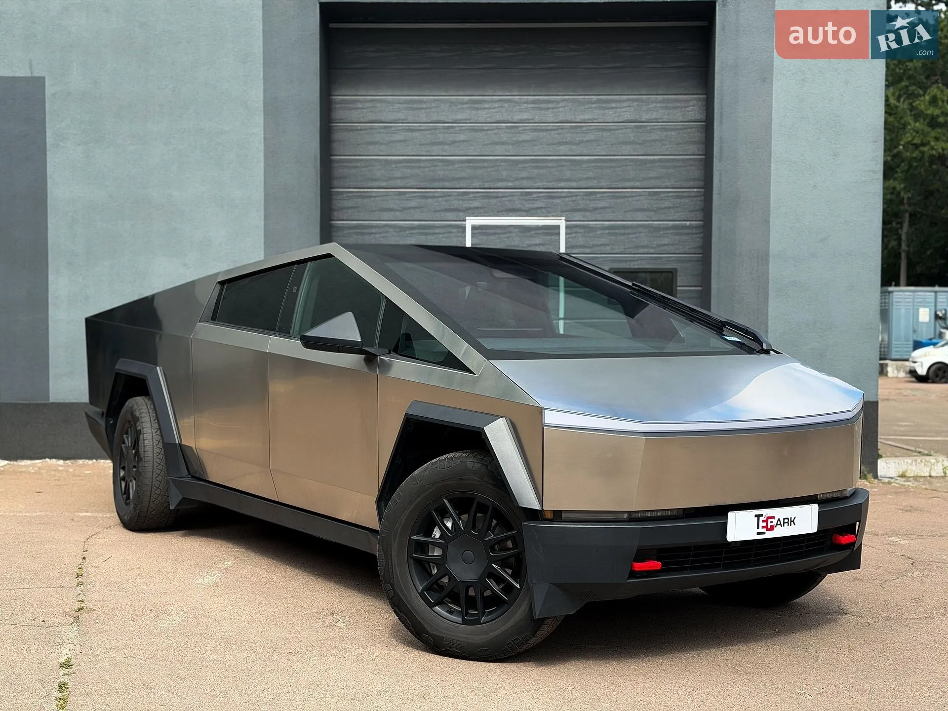 2024 Tesla Cybertruck - фото 1