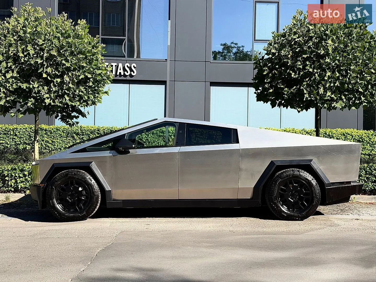 2024 Tesla Cybertruck - мініатюра 20