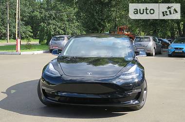 Седан Tesla Model 3 2018 в Киеве