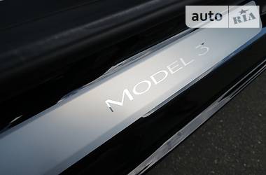 Седан Tesla Model 3 2018 в Киеве