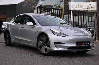 Седан Tesla Model 3 2018 в Одессе