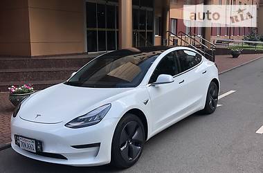 Седан Tesla Model 3 2018 в Кривом Роге