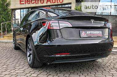 Хетчбек Tesla Model 3 2018 в 