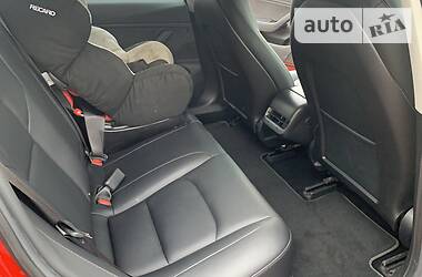 Седан Tesla Model 3 2019 в 