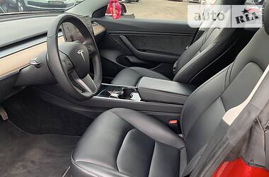 Седан Tesla Model 3 2019 в 