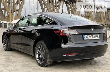 Седан Tesla Model 3 2018 в Днепре