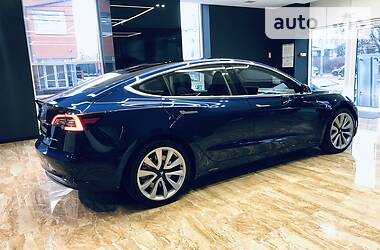 Седан Tesla Model 3 2018 в 