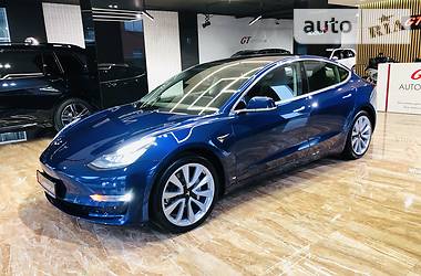 Седан Tesla Model 3 2018 в 
