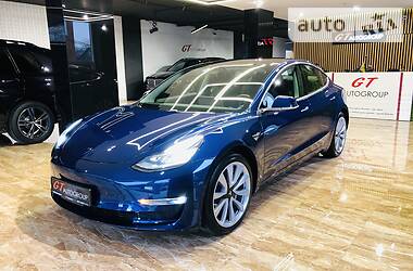 Седан Tesla Model 3 2018 в 