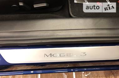 Седан Tesla Model 3 2018 в 