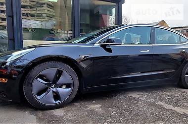 Седан Tesla Model 3 2018 в 