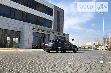 Седан Tesla Model 3 2018 в 