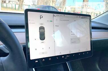 Седан Tesla Model 3 2018 в 