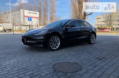 Седан Tesla Model 3 2018 в 