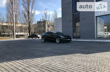 Седан Tesla Model 3 2018 в 
