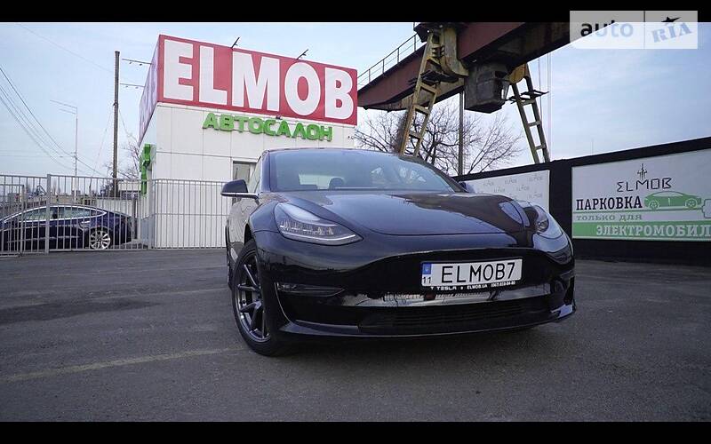 Седан Tesla Model 3 2018 в Києві