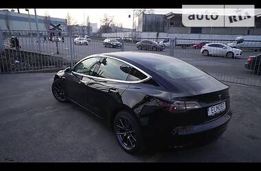 Седан Tesla Model 3 2018 в 