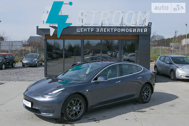 Седан Tesla Model 3 2018 в Харкові
