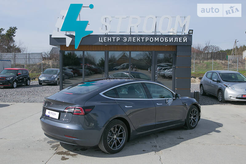 Седан Tesla Model 3 2018 в Харкові
