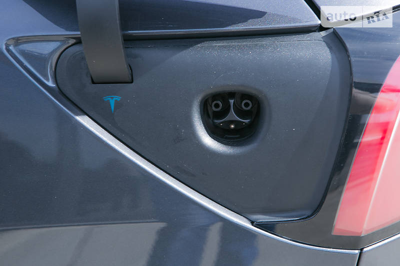 Седан Tesla Model 3 2018 в Харкові