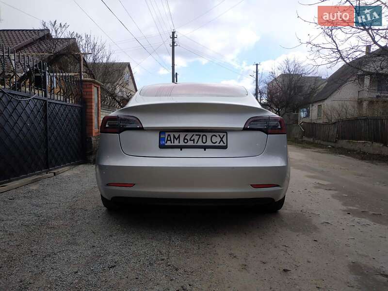 Седан Tesla Model 3 2018 в Житомире